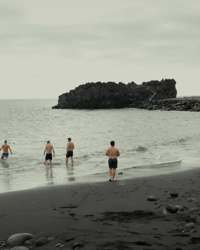 WIDE 2.00_09_15_23.Still072