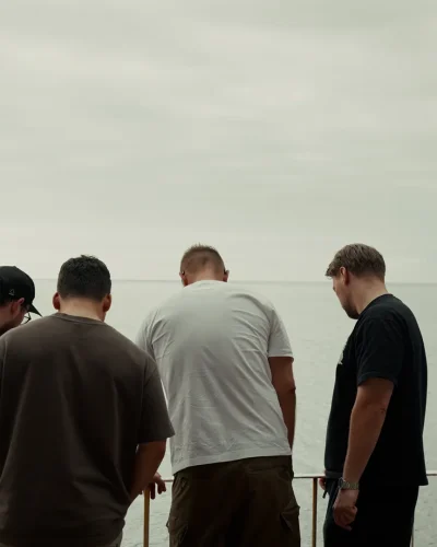 WIDE 2.00_12_45_03.Still073