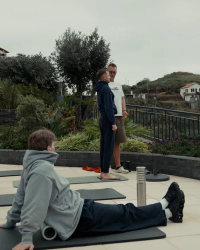 WIDE 2.00_14_55_17.Still074