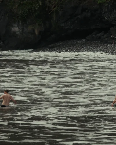 WIDE 2.00_36_42_01.Still088